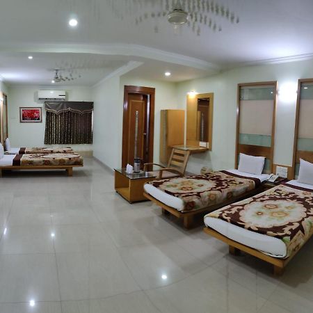 Hotel Easy Retreat Vapi Esterno foto