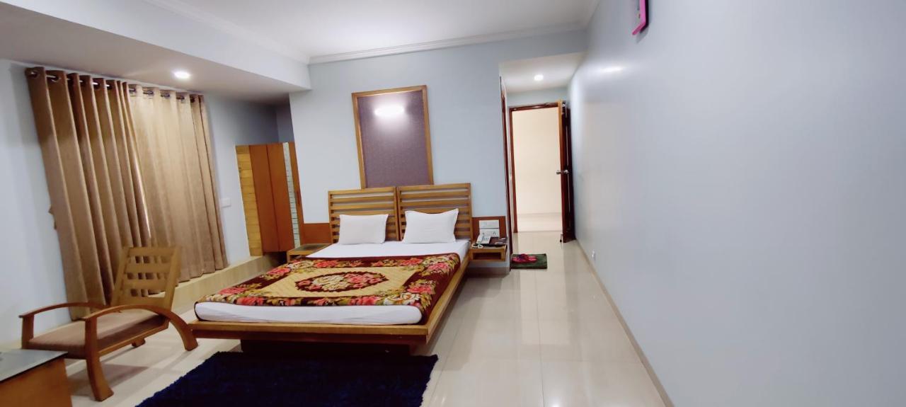 Hotel Easy Retreat Vapi Esterno foto