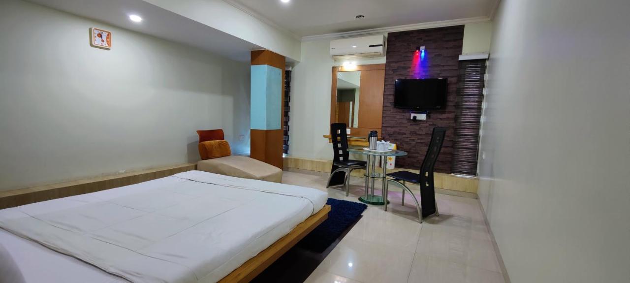 Hotel Easy Retreat Vapi Esterno foto