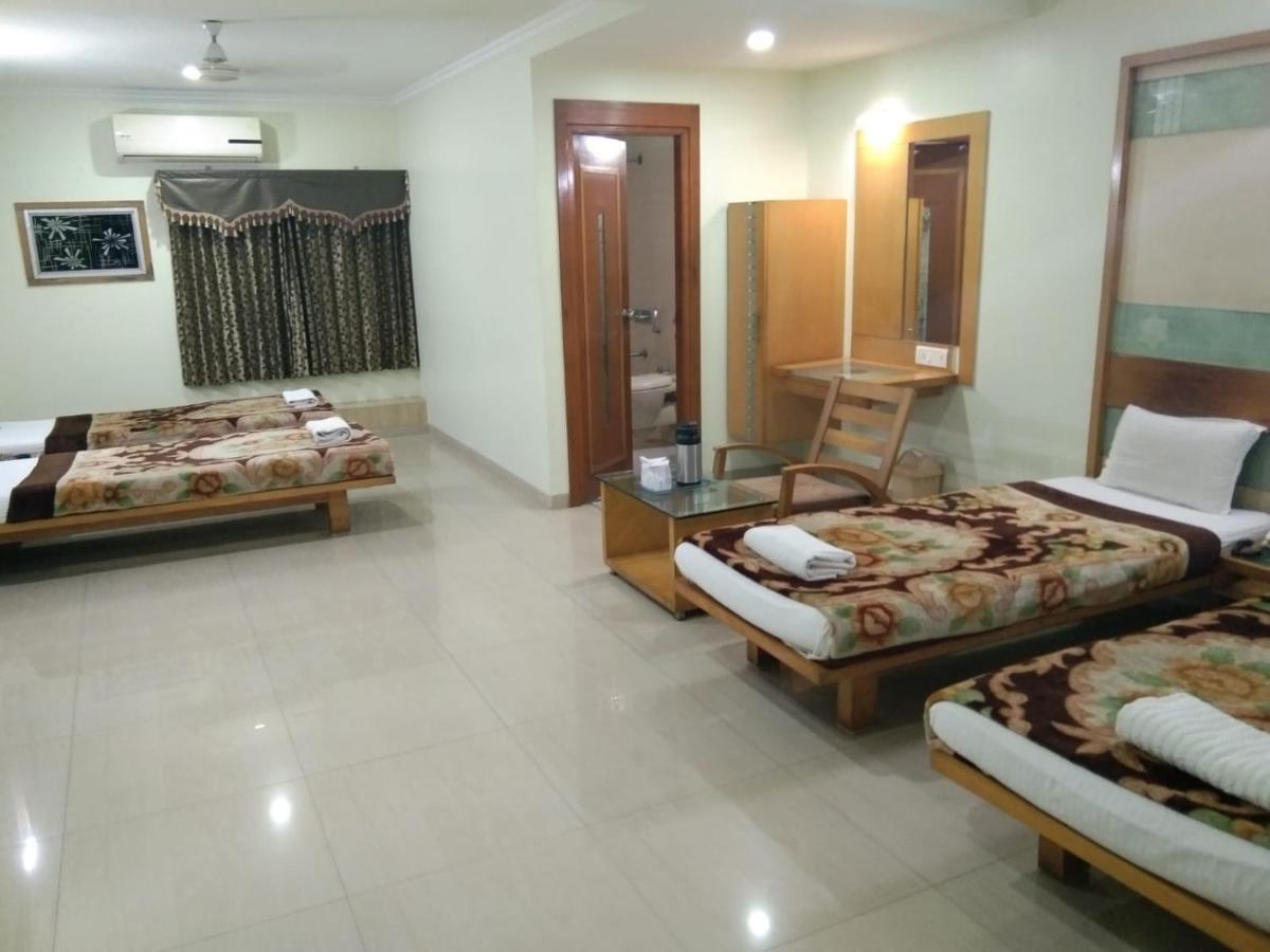 Hotel Easy Retreat Vapi Esterno foto