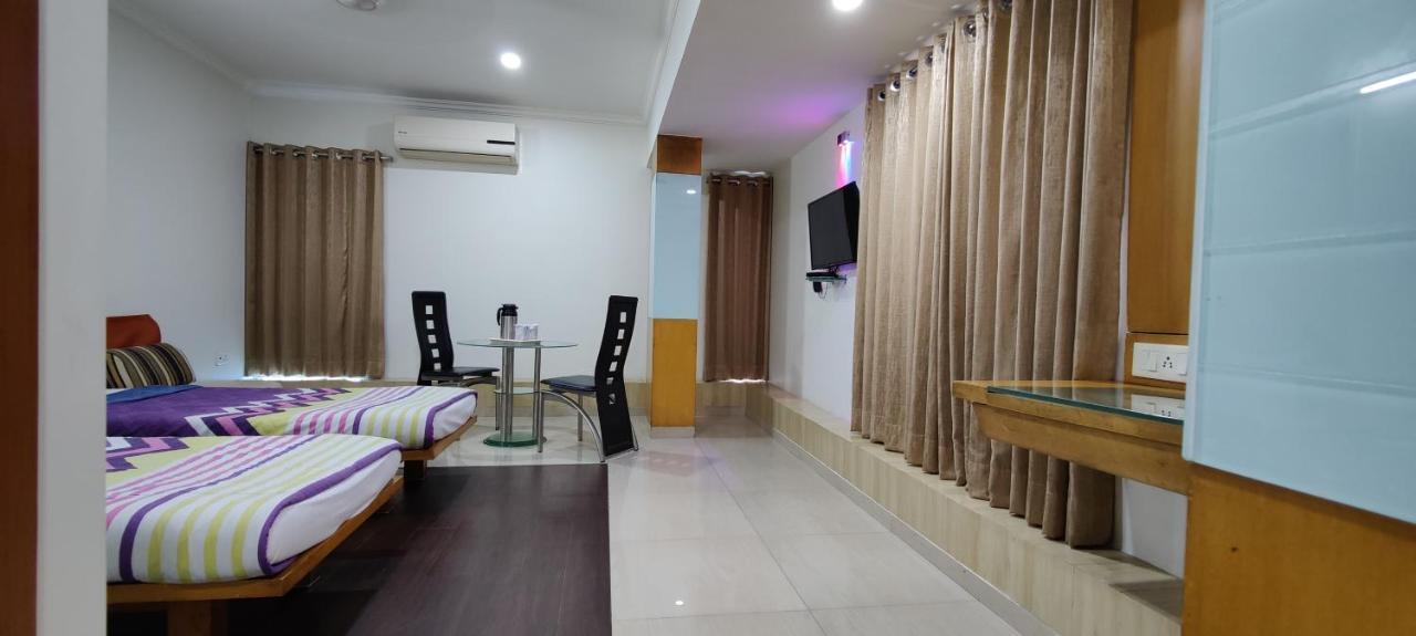 Hotel Easy Retreat Vapi Esterno foto