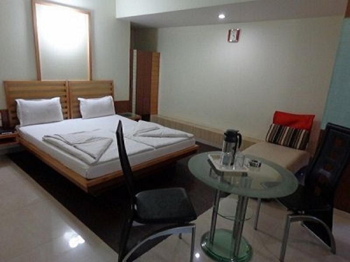 Hotel Easy Retreat Vapi Esterno foto