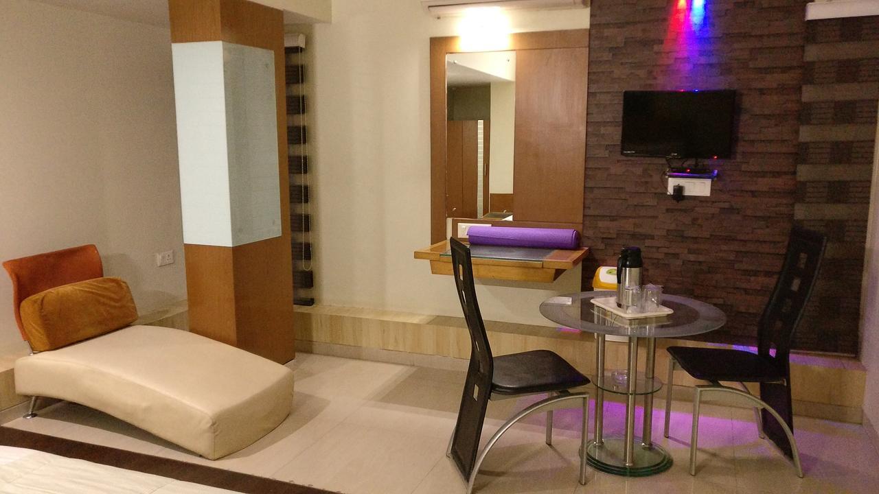 Hotel Easy Retreat Vapi Esterno foto