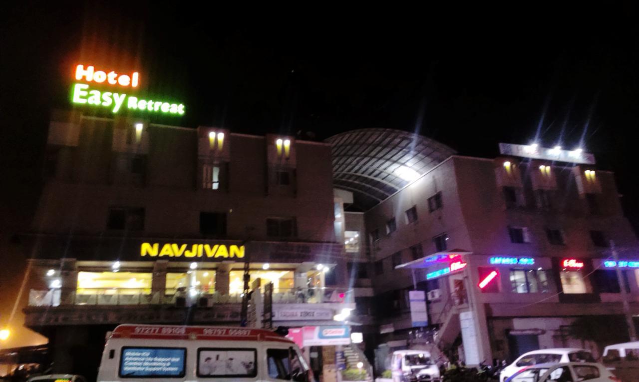 Hotel Easy Retreat Vapi Esterno foto