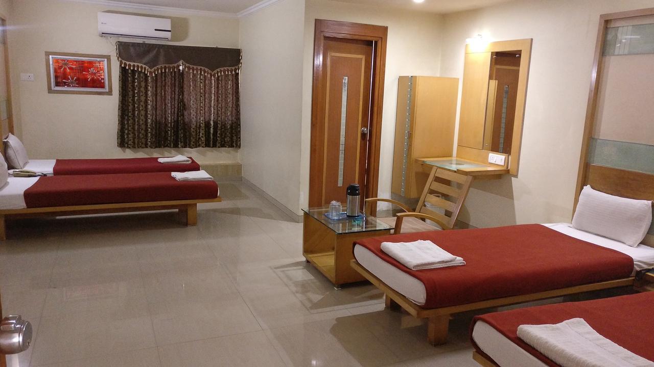 Hotel Easy Retreat Vapi Esterno foto