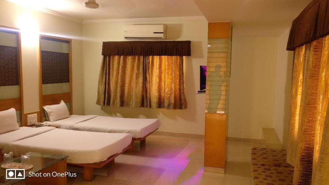 Hotel Easy Retreat Vapi Esterno foto