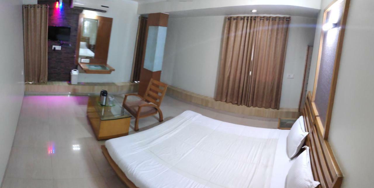 Hotel Easy Retreat Vapi Esterno foto